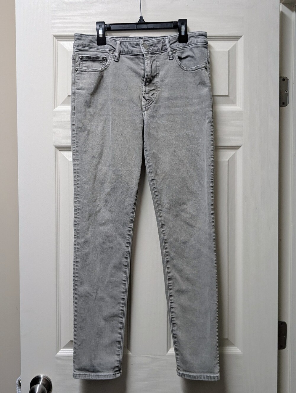 American Eagle grey skinny jeans